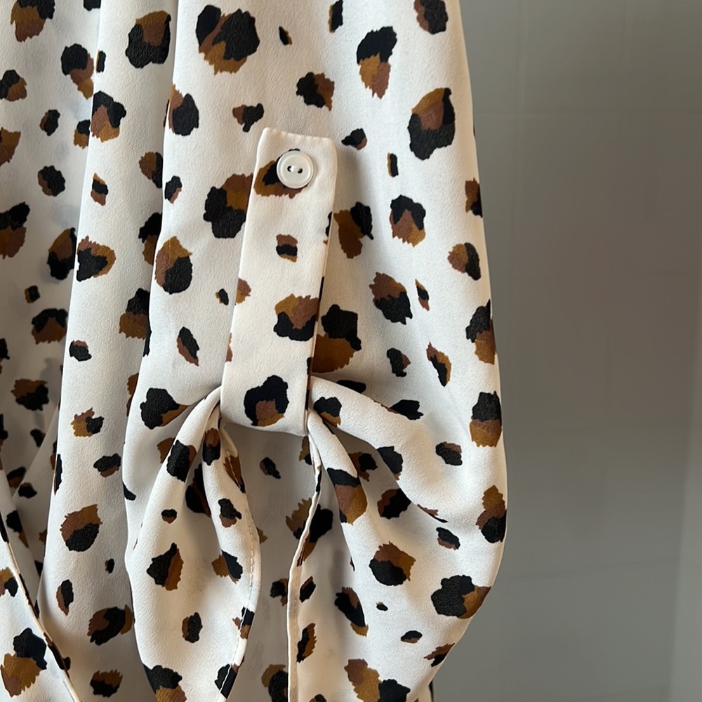 Brand new blouse with tags - Picture 2 of 4